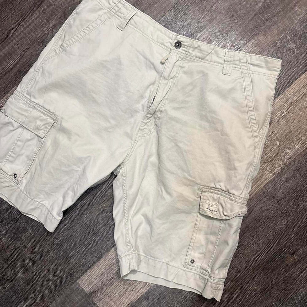Vintage Levi's Cargo Shorts Size 42 Beige Utility Cargo Y2K